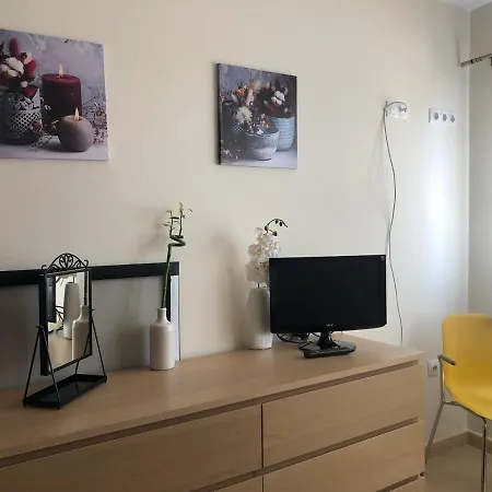 Lejlighed Bright, Modern In The Heart Of