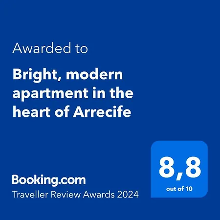 Bright, Modern In The Heart Of アレシフェ